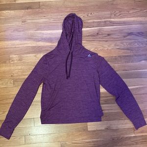 Athletic semi cropped hooded top